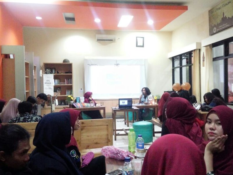 MAHASISWA SASTRA INDONESIA LUNCURKAN 10 BUKU SEKALIGUS