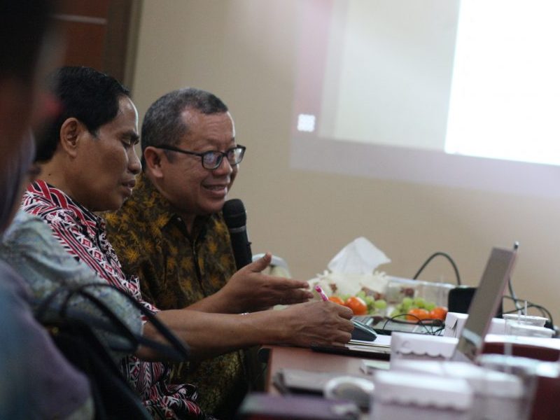 Pakar Telematika Indonesia Onno W. Purbo mereview kurikulum Prodi Ilmu Perpustakaan